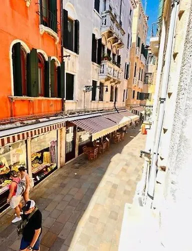 Venice Lin Apartment